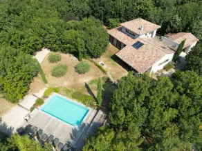 Exklusivt hus med vacker trädgård och privat pool - Image 5