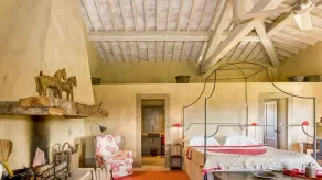 Superb villa in Val d'Orcia. heated pool. design interiors - Image 2