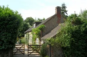 Charming Grade II Listed Cottage - Image 5