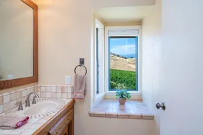 Ranch Getaway in the foothills of the Sierras - Image 4