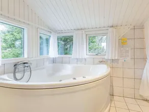 Luxury Retreat near Beach By Traum Ferienwohnungen - Image 3