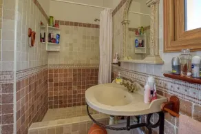 Comfy, Spacious 3 Bedroom Villa with Large Private Pool can Sleep 8 - Image 3