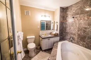 The River Blossom Suite - Downtown - Image 2