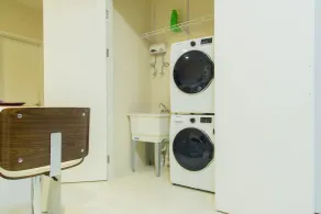 Everald's Affordable Luxury Apartment - Image 2