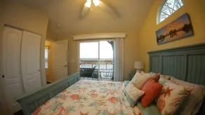 Deluxe \"Delta\" Vacation Bungalow in private marina on the California Delta - Image 3