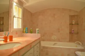 Villa by the beach and with panoramic view on St Tropez - Image 3