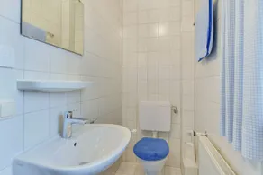 Apartment 'Wennesz 1' with Mountain View, Shared Garden and Wi-Fi - Image 2