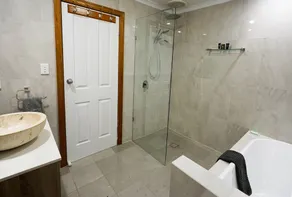 Adelaide Style Accommodation-Getaway in North Adelaide- close to city - Image 4
