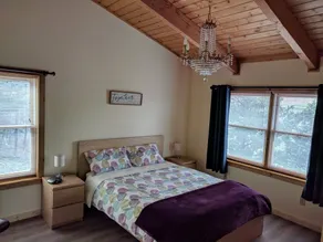 Spacious cabin in gated community. - Image 5