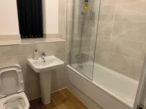 4Bed House - Direct links into Central London - Image 3