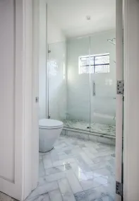 Nyligt afsluttet 5BR / 4. 5BA m / opvarmet Gunite-pool, rummelig gårdhave og pejs - Image 5
