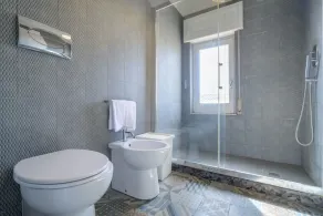 Pitagora, beachfront apartment with panoramic view - Image 4