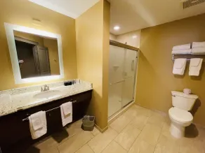 Greenville Inn & Suites - Image 4
