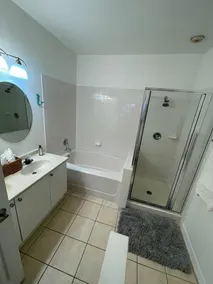 BEAUTIFUL TOWN HOUSE NEAR THE PARKS! AND DOWNTOWN! - Image 3