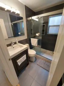 Comfy 2 bdrm 1 bath 3 beds in-law unit w/kitchen - Image 2