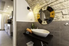 Casa Leona Istriana, Steinhaus in historischem Charm mit Pool und Whirlpool - Image 2