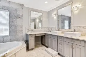 Spacious Home with Antique Decor - Image 2