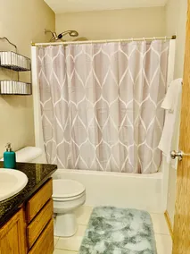 Convenient Ranch home with 4 bedrooms - Image 3