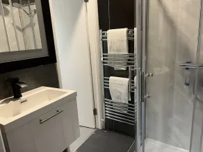 Luxury 1 bed apartment + 1 Sofa Bed - Image 3