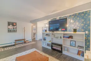 Taku's Contemporary & Stylish Private Retreat - Image 2