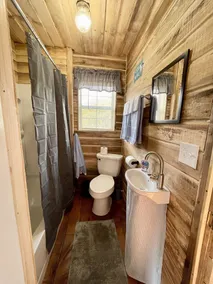 Rudy’s roost Rental Cabin - near Back of the Dragon Route 16 - Image 3