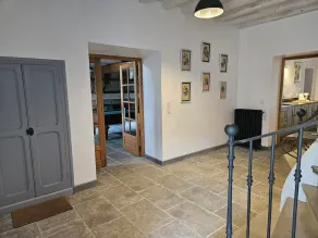 Stabil hytte til 8 personer med privat pool - Image 3