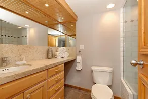 Fifth Avenue Unit 202, 2 Bedroom + Loft Condo, Huge Windows & Views. 2 Blocks to Skiing! - Image 2