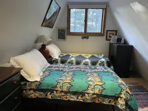 Mountain Bliss is a quiet mountain retreat, sleeps 6, hot tub, pet friendly - Image 4