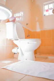 Cosy and  spacious 3 Bedrooms apartment near JKIA Airport. - Image 4