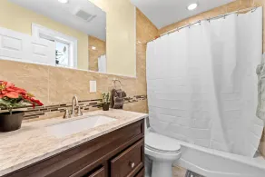 555-2 6BR Quincy - Spacious Apt near Boston - Perry Beach - Image 4