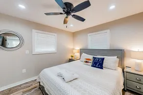 Lakefront, renovated, dog-friendly home with dock, paddleboards & firepit - Image 4