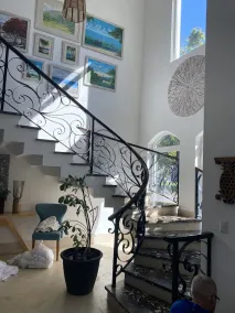 Beautiful Large Villa - Image 2
