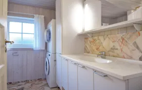 Beautiful Home In Blåvand With Sauna - Image 3