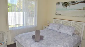 Chel-sea - Modern 3-bedroom home with a sleep out in the garage in peaceful Hat Head - Image 5