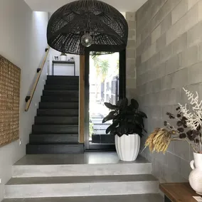 Palm Springs Vibe - Gorgeous Large Home, Superb Location - Image 3