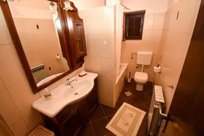 Apartments and Rooms Frane - Image 3