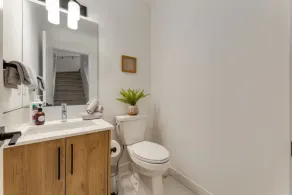The \"Zen Den\" 3 bedroom in YYC - Image 5