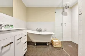 Wollombi Cottage | Fresh & Refurbished | Walk to the Village - Image 3