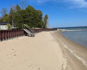 Northport Beach Retreat-Waterfront-Pet ok - Image 4