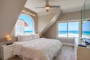 ~40' Ocean Front - 3 Levels - Hot Tub - Exclusive Patio - Image 3
