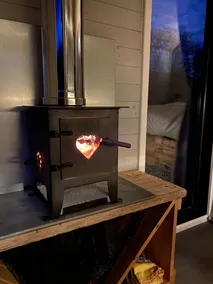 Lakeside Hut with log burner and fire pit - Image 2