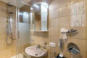 Appartamento 'Villa Stumpf' con vista montagna, terrazza privata e Wi-Fi - Image 2