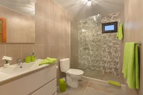 Spacious Villa \"Las Calderetas\" with Mountain View, Wi-Fi, Terrace & Pool - Image 4