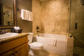 Large Condo, Steps Away from Canyons Village - Image 5