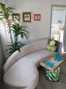 Privater beheizter Pool • Großes 4-Zimmer für Familien & Gruppen — 15 Min zum Strand & Newport - Image 2
