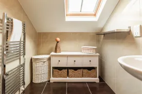 Luxury cottage with garden and parking in the heart of the village.  Sleeps 8. - Image 3