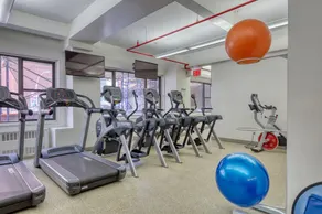 Hip Flatiron Studio w/ Gym, Doorman, near USQ, train, by Blueground - Image 4