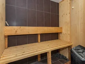 Gorgeous Holiday Home in Ebeltoft with Hot Tub - Image 3