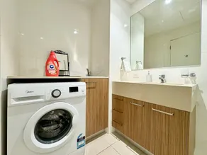 Morphett St Studio Retreat with Pool & Gym Access - Image 3