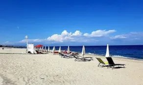 Casa Iorana A: A welcoming two-story townhouse located right on the beach, with Free WI-FI. - Image 3